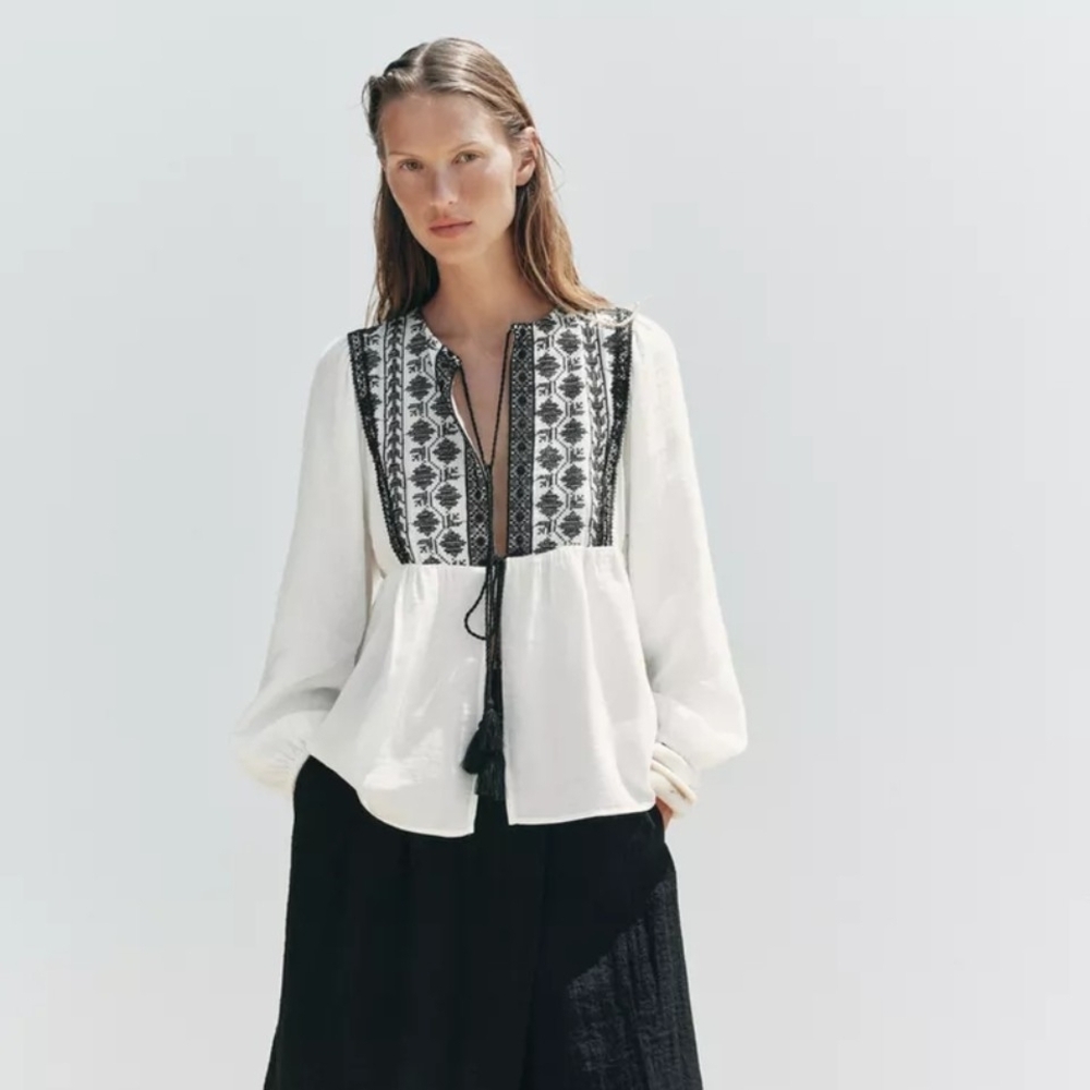 NWT Zara Contrast Embroidered Tie Front Peasant Blouse In White/Black - L